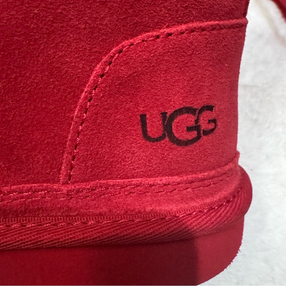 UGG Kids Neumel II Boot size 4- $100 - Picture 8 of 10